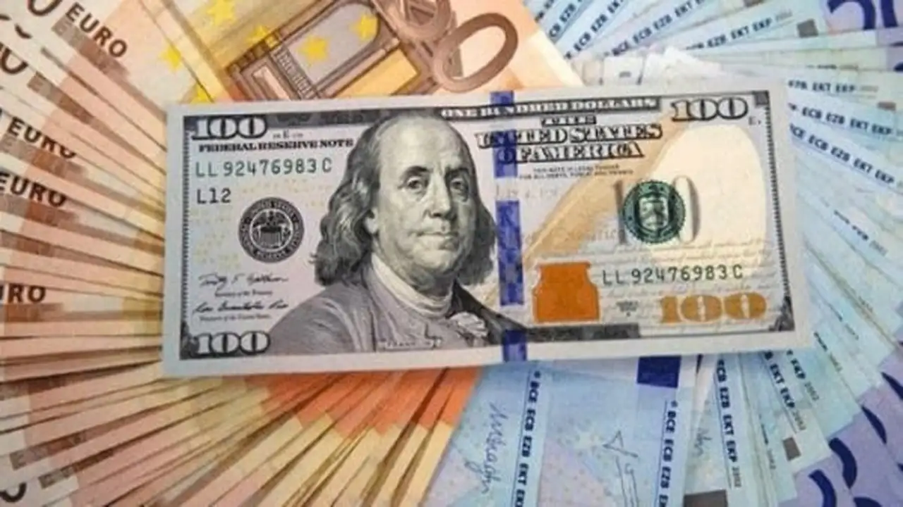 تراجع مفاجئ.. سعر الدولار في السوق السوداء يسجل مستويات جديدة اليوم